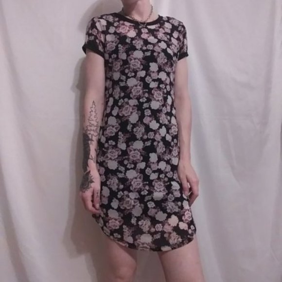 Mesh Flower Dress - Picture 1 of 8